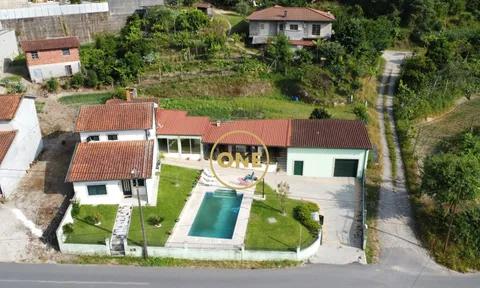 Town house in Terras de Bouro, Braga