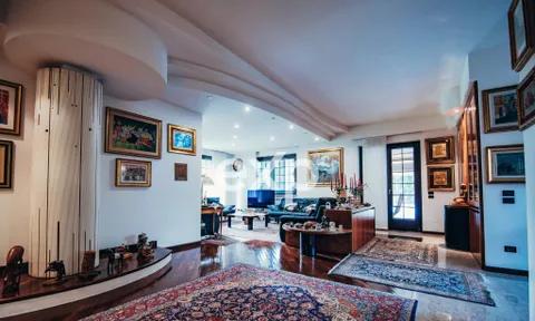 Villa in Rescaldina, Milan