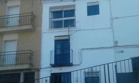 Town house in Castillo De Locubin, Jaen