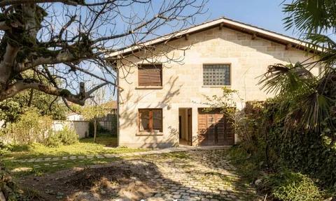 Villa in Bordeaux, Gironde